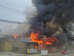 Polresta Jayapura Kota Respon Cepat Kebakaran Rumah Semi Permanen di Koya Barat