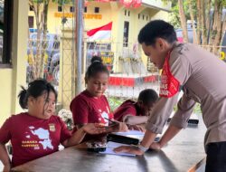 Operasi Rasaka Cartenz 2025: Subsatgas Si Ipar Polres Jayawijaya Ajak Anak-Anak Belajar Bersama