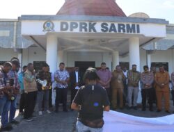 Tanpa kericuhan, Kapolres Sarmi Bersama Forkopimda dan Massa Gelar Doa Bersama Usai Aksi Damai di depan kantor PDRK Kabupaten Sarmi