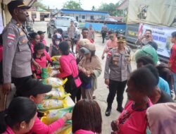 Polres Mappi Gelar Pangan Murah, Dua Ton Beras Disalurkan Kepada Masyarakat