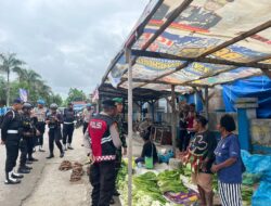 Personel Polda Papua Barat Gelar Patroli Skala Besar di Pasar Sanggeng