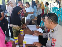 Polda Papua Barat Gelar Gerakan Pangan Murah, Salurkan 5 Ton Beras SPHP di Distrik Warmpramasi