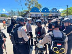 Gelar Razia, Personel Gabungan Polres Jayawijaya dan BKO Brimob Yon A Amankan Sajam dan Narkotika di Wamena