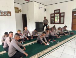 Lewat Zoom Meeting, Personel Polres Sarmi Muslim Ikuti Binrohtal di Masjid Nur Rahmat