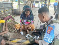 Subsatgas Keladi Sagu Gelar Pelayanan Kesehatan bagi Masyarakat di Pasar Tiom