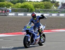 Fermin Aldeguer Juarai MotoGP Mandalika 2025, Marquez dan Bezzecchi Tabrakan