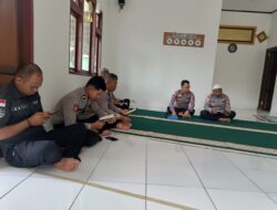 Personel Polres Sarmi Beragama Islam Laksanakan Binroh di Masjid Nur Rahmat