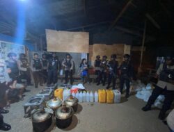 Patroli Siaga Regu 1 Amankan Penjual Miras Cap Tikus dan Alat Produksi di Wamena