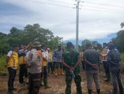 Kapolsek Pantai Barat Hadiri dan Amankan Kunjungan Wakil Bupati Sarmi dan Kepala Balai Jalan Nasional Papua