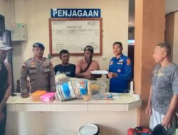 Sat Polairud Polres Sarmi Serahkan Perahu dan Peralatan Nelayan Korban Laka Laut Kepada Pihak Keluarga