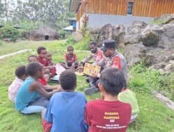 Subsatgas Si-Ipar Operasi Rasaka Cartenz 2025 Ajak Anak-Anak Kampung Yokobak Belajar dengan Gembira