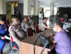 Polda Papua Barat Gelar Donor Darah Sambut HUT Humas Polri Ke-74