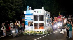 Ribuan Warga Tumpah Ruah Sambut Sumirat Bandung Citylight Carnival