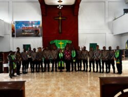 Vocal Group Bhayangkara Warnai Ibadah Minggu Religi Polres Sarmi