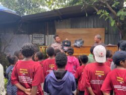 Subsatgas Si Ipar Operasi Rasaka Cartenz 2025 Bagikan Perlengkapan Belajar di Kampung Walani, Distrik Wesaput