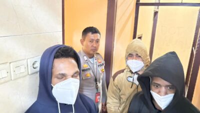 Satgas Damai Cartenz dan Polres Yahukimo Serahkan Tersangka Kasus Penyerangan Nakes dan Guru ke Kejaksaan Jayawijaya