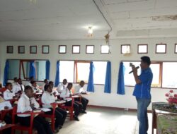 Polres Jayawijaya Adakan Penyuluhan Bahaya Narkoba dan Cinta Tanah Air di STMIK AGAMUA