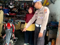 Satlantas Polres Jayawijaya Ajak Warga Wamena Tertib Berlalu Lintas Lewat Himbauan di Jalan Bhayangkara Atas