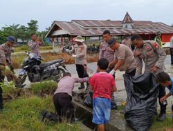 Menjelang 1 Desember, Personel Gabungan Gelar Karya Bhakti di Pasar Sentral Mararena