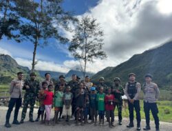 Patroli Gabungan Polsek Bolakme Bersama Satgas Yonif 521/DY Untuk Jaga Kamtibmas