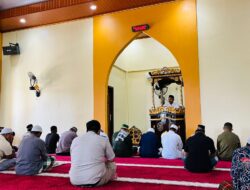 Personel Polres Sarmi Tebar Pesan Kamtibmas Lewat Jum’at Religi