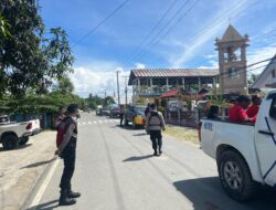 Polres Sarmi Kawal Pawai Santa Claus GKI Maranatha, Warga Antusias Menyambut Natal