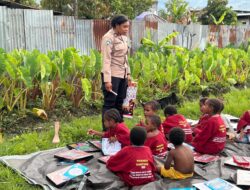 Polisi Pi Ajar Hadir Di Tengah Masyarakat Wamena Melalui Operasi Rasaka Cartenz 2025