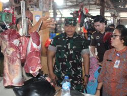 Pastikan Harga Sembako Stabil, Dandim 1310/Bitung bersama Pemerintah Kota Bitung Sidak Pasar Winenet