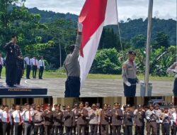 Polres Mamberamo Raya Melaksanakan Upacara Bendera dalam Rangka Hari Ibu Ke-79