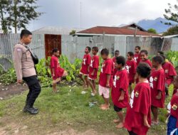 Melalui Operasi Rasaka Cartenz 2025, Subsagagas Si Ipar Polres Jayawijaya Bangun Karakter Anak Papua