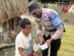 Tak Pernah Lelah Mengabdi: Subsatgas Keladi Sagu Operasi Rasaka Cartenz 2025 Terus Menyapa dan Menyehatkan Warga Lanny Jaya