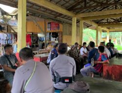 Sat Binmas Polres Sarmi Sosialisasikan FKPM dan Pos Kamling di Pasar Sentral Mararena