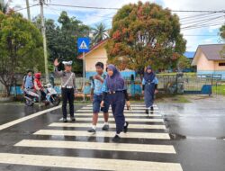 Sat Lantas Polres Sarmi Turun Pagi, Lalu Lintas Aman Anak Sekolah Nyaman