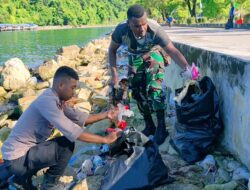 Gotong Royong Jadi Kekuatan, Fakfak Bersatu Bersihkan Pesisir dan Pasar