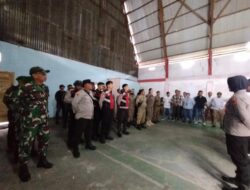 Kembalikan Fungsi Jalan dan Trotoar, Aparat Gabungan TNI, Polri dan Satpol PP Tertibkan Pasar Girian