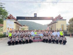 Polwan Polda Papua Barat Dan Polresta Manokwari Gelar Aksi Sosial Berbagi Takjil di Bulan Suci Ramadan