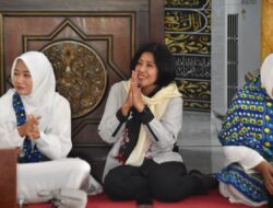 Wakapolda Papua Barat Hadiri Pengajian Ramadhan dan Berikan Santunan Anak Yatim di Masjid Ridwanul Bahri Fasharkan