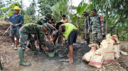 Progres Pesat, TNI dan Warga Rap Rap Gotong Royong Bangun Abutmen Jembatan Perintis Garuda