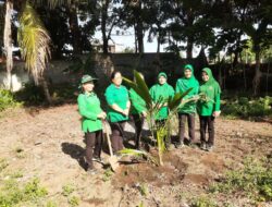 Sambut HUT ke-80, Persit Cabang LXII Kodim 1310/Bitung Gelar Aksi Gerakan Indonesia Asri dan Penanaman Pohon