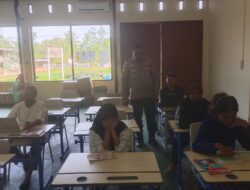Satuan Binmas Polres Teluk Bintuni Gelar Kegiatan Belajar Mengajar Tik Bagi Siswa-siswi Pkbm Kasih Rumbai Koteka