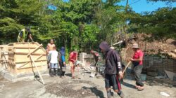 Pengecoran Blok Angkur Dikebut, TNI dan Warga Percepat Pembangunan Jembatan Perintis Garuda