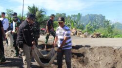Karya Bakti Pembersihan Lokasi Pembangunan Jembatan Garuda, Wujud Sinergi TNI dan Masyarakat di Girian Indah