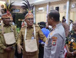 Kapolda Papua Barat Hadiri Pembukaan Pleno XIX Dewan Adat Papua Se-Tanah Papua di Kabupaten Teluk Wondama