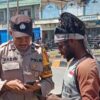 Sat Binmas Polres Jayawijaya sampaikan imbauan kamtibmas melalui mobil penerangan