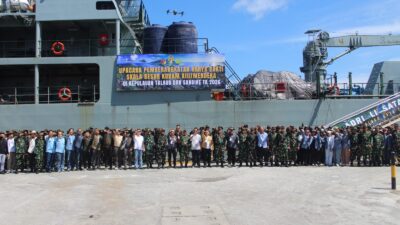 Dandim 1310/Bitung sebagai Danup Pada Upacara Pemberangkatan Karya Bakti Skala Besar Kodam XIII/Merdeka TA 2026 ke Kepulauan Talaud dan Sangihe