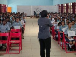Satresnarkoba Polres Jayawijaya Berikan Pembekalan Bahaya Narkoba dalam Kegiatan MPLS