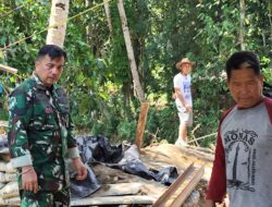 Bakti Nyata TNI untuk Rakyat, Jembatan Perintis Garuda Desa Kokoleh Dua Masuki Tahap Pemasangan Besi Jembatan dan Pengelasan Tiang Kedudukan Tepi Jauh