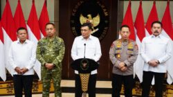 Panglima TNI Dampingi Menko Polkam Sampaikan Imbauan Jaga Kondusivitas Bangsa