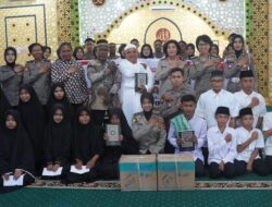 Sambut HUT ke-78 Polwan RI, Polwan Polda Papua Barat Salurkan Al-Qur’an dan Gelar Ibadah Bersama di Masjid Al-Muhajirin