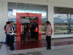 Polsek Kawasan Bandara Wamena Pastikan Keamanan Bandara dan Aktivitas Penerbangan Tetap Kondusif